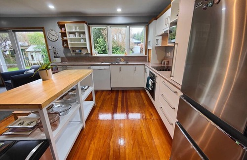Invercargill House | Peaceful by the Park