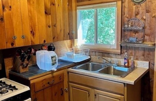 Ellsworth Cabin | Peaceful cabin on lake near Acadia National ParknOct 10% discount 19-28