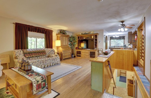 Carrollton Cabin | Peaceful Carrollton Retreat w/Deck & Fire Pit!