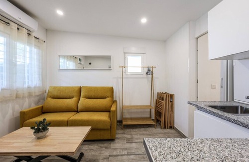 Fuencarral Apartment | Peaceful City Escape 30' from Central Madrid