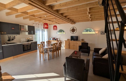 Ligny-le-Ribault Cottage | Peaceful cottage in Sologne with garden and private parking
