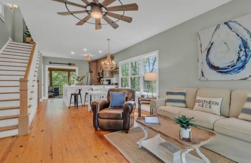 Irvington House | Peaceful cottage in the quaint Town of Irvington!