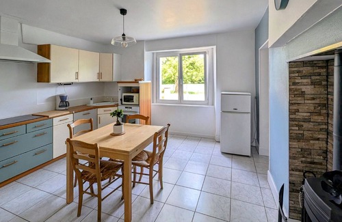 La Vernotte Cottage | Peaceful cottage with terrace and garden in La Vernotte