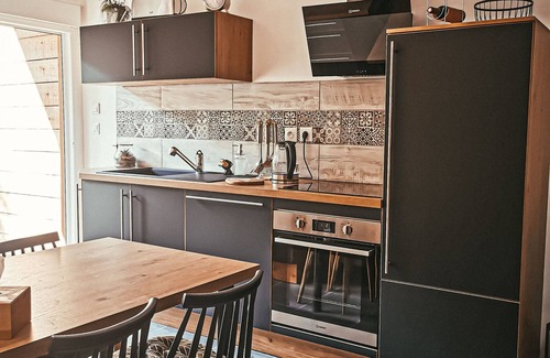 Saint-Remy Cottage | Peaceful cottage with pool, terrace, and Wifi in the forest for 4 guests