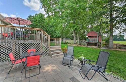 Browns Summit House | Peaceful Country Retreat with Easy Highway Access!