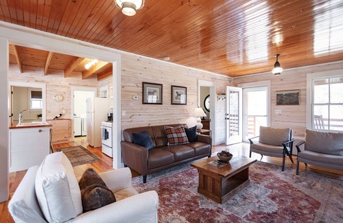 Lexington Cabin | Peaceful Creekside Retreat w/Fire Pit & Game Room Near Historic Lexington, VA