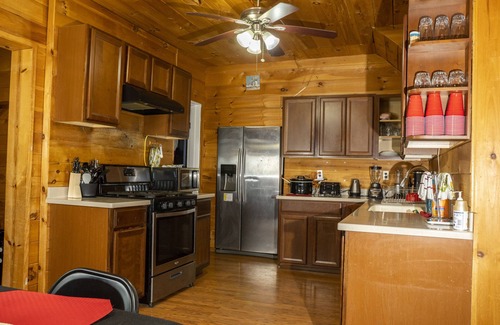 Watertown Apartment | Peaceful Decor crafted Apartment 1 BEDROOM 2 BATHROOMS