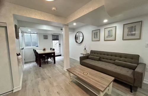 Ajax House | Peaceful Escape to Town of Lakes