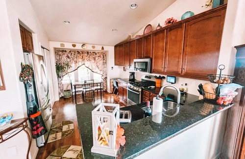 Elbert House | Peaceful Falcon Hot Tub Pet Friendly 3 King Bedsnn