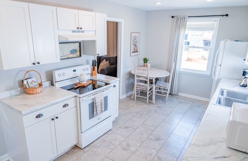 Columbia House | Peaceful Farm Escape. No Cleaning Fee. Pond. Horse outside your window.