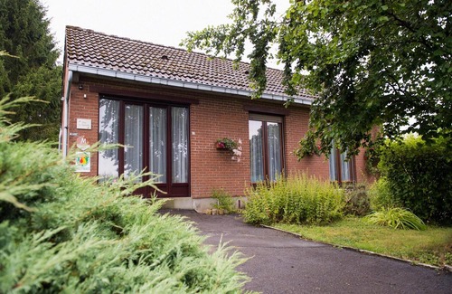 Froidchapelle House | Peaceful Garden Hideaway