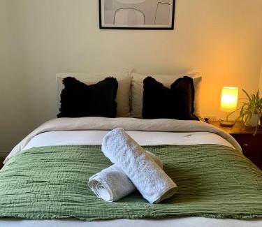 Ealing Common Apartment | Peaceful Garden View Apt. close to Central London