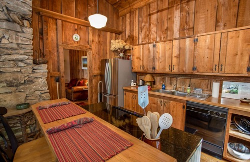 Boone Cabin | Peaceful Getaway in The Woods