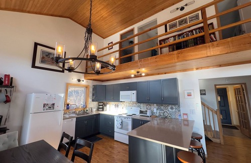 Central Frontenac Cottage | Peaceful getaway on quiet lake