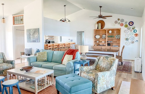 Davis House | Peaceful Getaway with Amazing Views - Cape Lookout & Beaufort nearby - SLEEPS 8