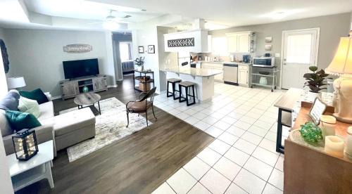 Nederland House | Peaceful Haven 2BR 1BA in Quiet Neighborhood