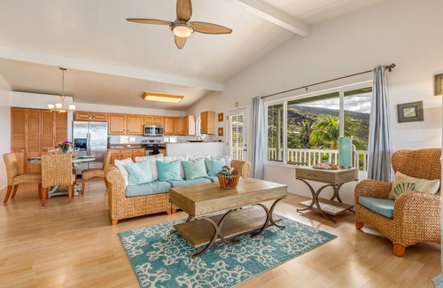 Kona Paradise House | Peaceful Haven: Oceanfront Views - Steps from Pebble Beach~