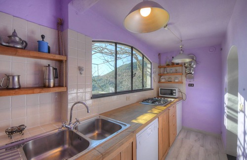 Calice Ligure Apartment | "Peaceful Holiday Home with Garden, Sea View and Historic Roses"