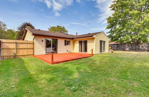 Niles House | Peaceful Home Near Youngstown Fenced Backyard!