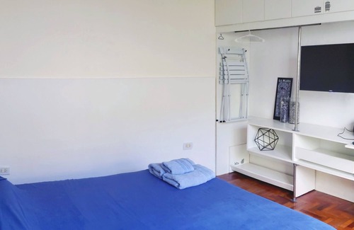 La Plata House | Peaceful house with one bedroom and two forested gardens near Cathedral