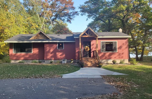 Emily Cabin | Peaceful Lake Retreat!
