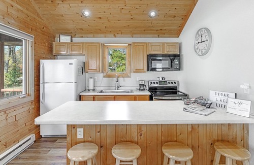 Kiel Cottage | Peaceful Lakefront Property ONLY 9.5 miles from Road America !