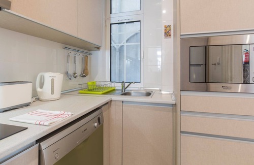 Merces Apartment | Peaceful Living - Heart of the City by LovelyStay