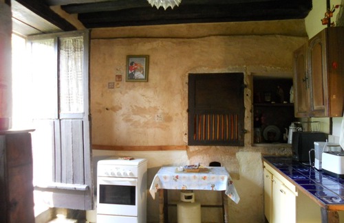 Champagne-le-Sec House | Peaceful manor house XVth century in the countryside.