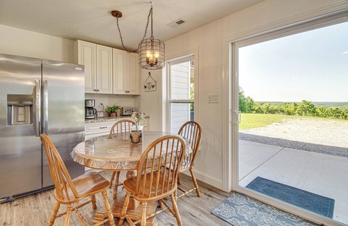 Squires House | Peaceful Missouri Getaway w/Valley View & Patio!