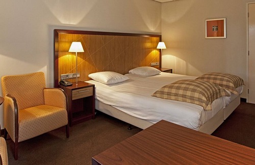 Schelfhorst Hotel | Peaceful Nature Stay Just Minutes from Lively Groningen Attractions! Pool!