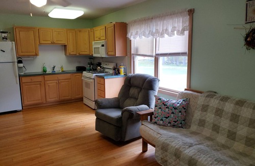Fort Ann Cottage | Peaceful Nest: Family cottage with boat slip on Lake George, NY