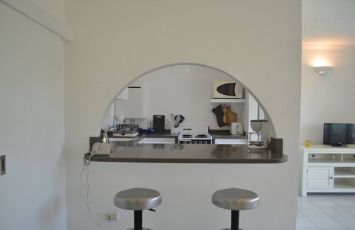 Sunset Crest Apartment | Peaceful Oasis In The Heart Of Paradise