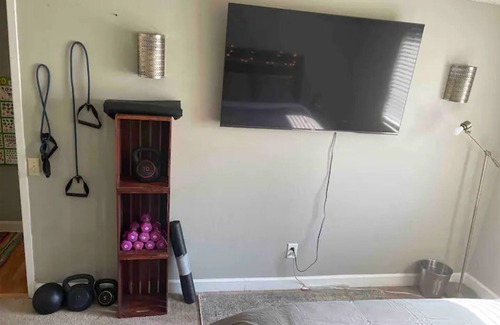Mitchell Apartment | Peaceful ONE bedroom Apartment with at home gym