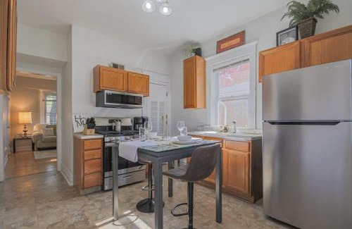 Forest Park Apartment | Peaceful One Bedroom Home near Chicago