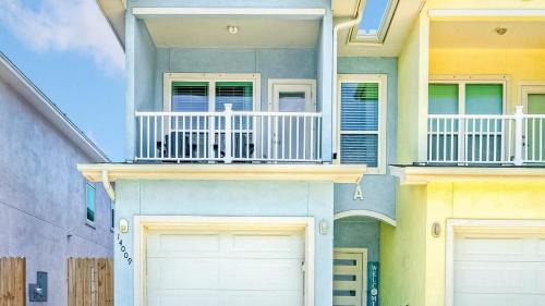 Corpus Christi House | Peaceful Paradise Private Pool Balcony Views 5 Mins to Whitecap Beach