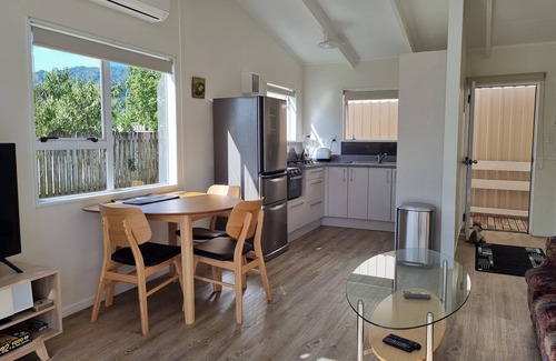 Coromandel Cottage | Peaceful/Pet Friendly/Fully fenced/WiFi/Smart TV/Sky-Sports/Walk to Town