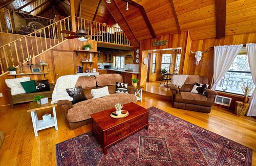 Prescott Cabin | Peaceful, picturesque, Cabin in the mountains !