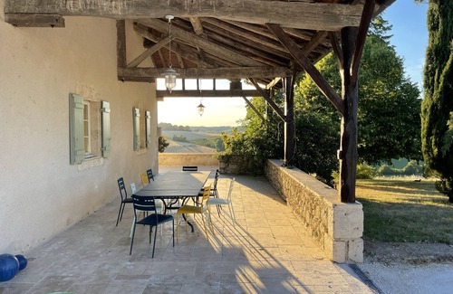 Lectoure House | peaceful place at the top of a hill, with an amazing 360° view.