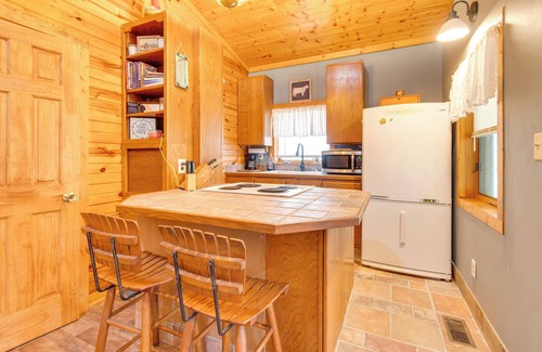 Graymont Condo | Peaceful Pontiac Barndominium Near Local Museums