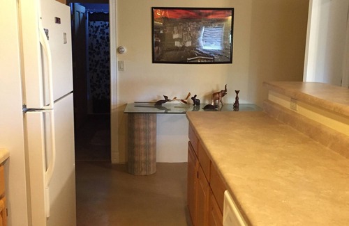 Bridlewood West House | Peaceful Quiet Home In The Desert