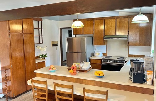Lake Forest Park House | Peaceful Retreat Serene Lake Forest Park House