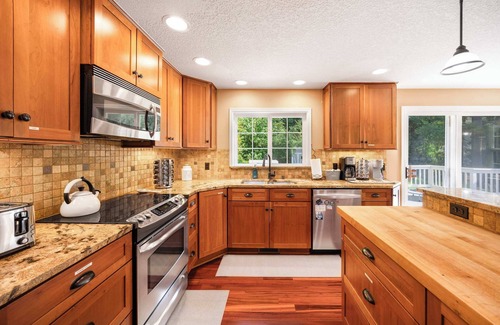 Woods Creek House | Peaceful Retreat - Near Highways, Parks, & 590sf Deck!