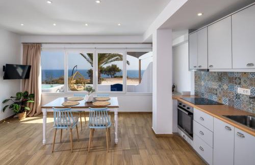 Kamari House | Peaceful Seafront Retreat in Santorini -Sonus Mare Beach Houses