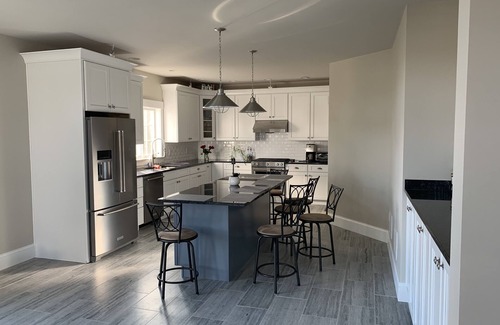 Narragansett House | Peaceful Seaside Retreat
