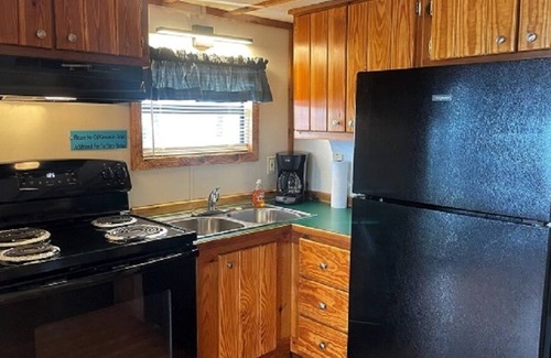 Hemphill Cabin | Peaceful Serenity on the Lake in this Beautiful Lakefront Beach House