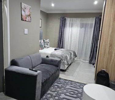 Sasolburg Apartment | Peaceful Stay - Deluxe suite