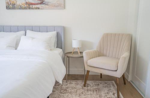 Armstrong Apartment | Peaceful Suite near Vernon Armstrong Brand New