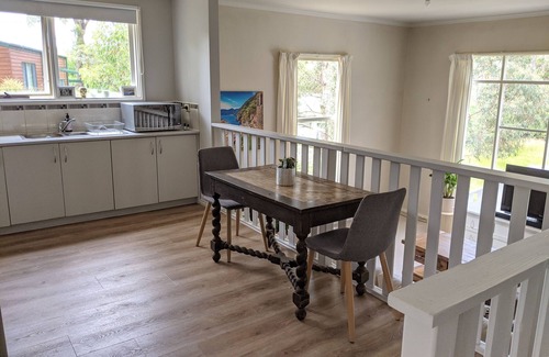 Creswick House | Peaceful three bedroom house
