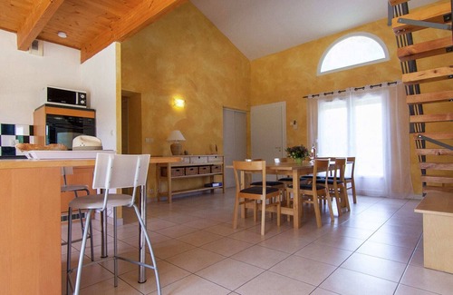 Calamane Villa | Peaceful Villa in Calamane with Private Pool