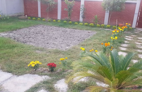 Dhaka Division Villa | Peaceful Villa with 3 rooms, a pool & green yard, 15 min from Airport